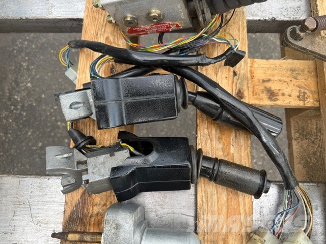 Zettelmeyer ZL 502 USED CAB PARTS Cabine en interieur