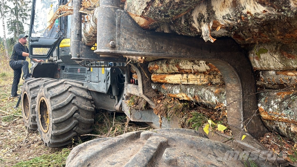 Ponsse Buffalo 8W Forwarders