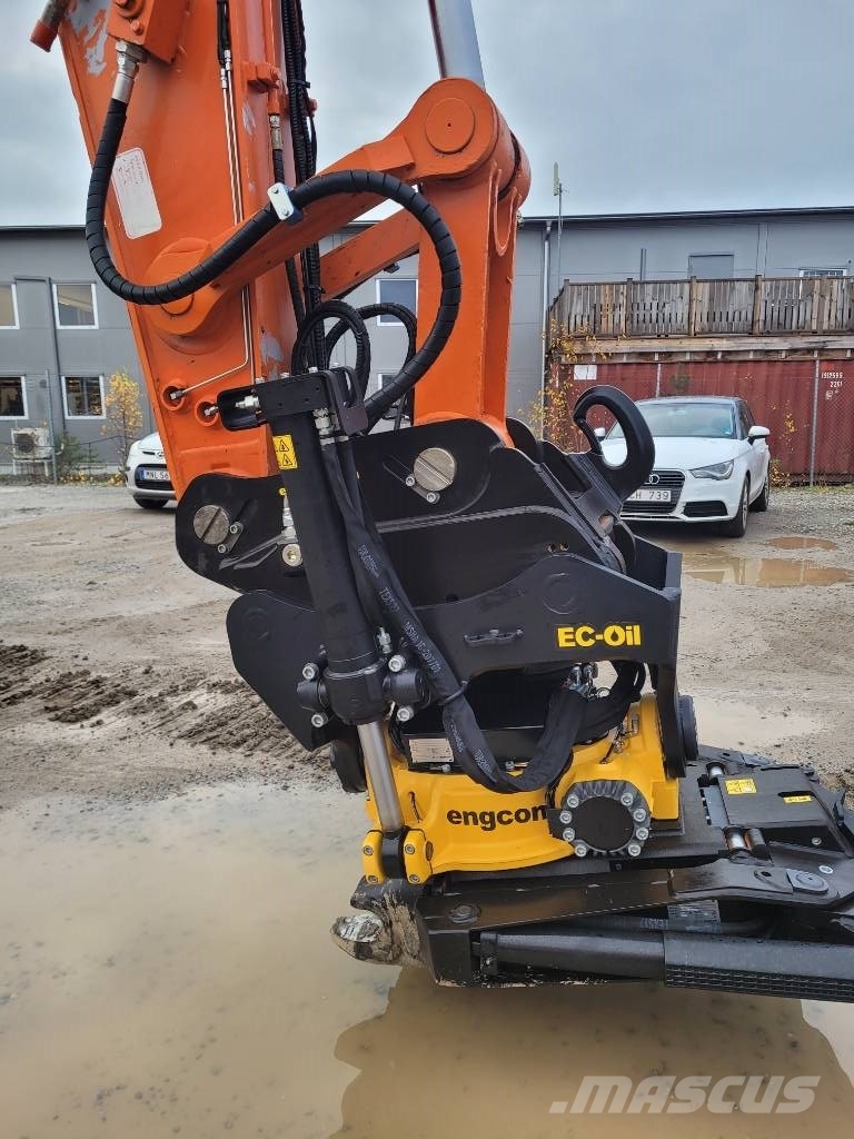 Hitachi ZX 225 US LC-7 MED BLAD , UTHYRES Raupenbagger