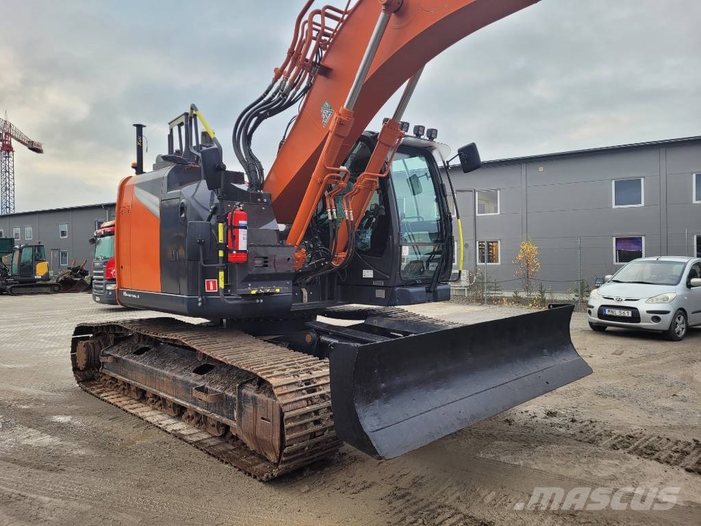 Hitachi ZX 225 US LC-7 MED BLAD , UTHYRES Raupenbagger