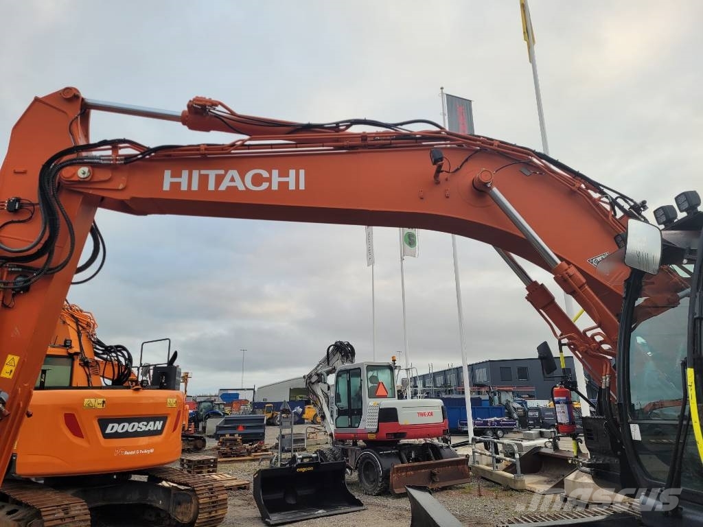 Hitachi ZX 225 US LC-7 MED BLAD , UTHYRES Raupenbagger