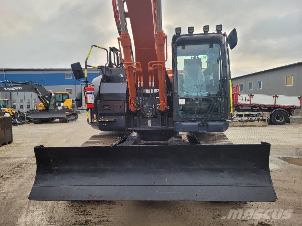 Hitachi ZX 225 US LC-7 MED BLAD , UTHYRES Raupenbagger