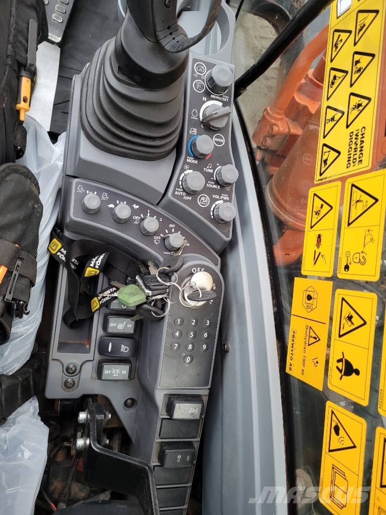 Hitachi ZX 225 US LC-7 MED BLAD , UTHYRES Raupenbagger