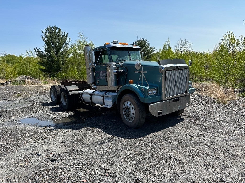 Western Star 4964FX Vetopöytäautot