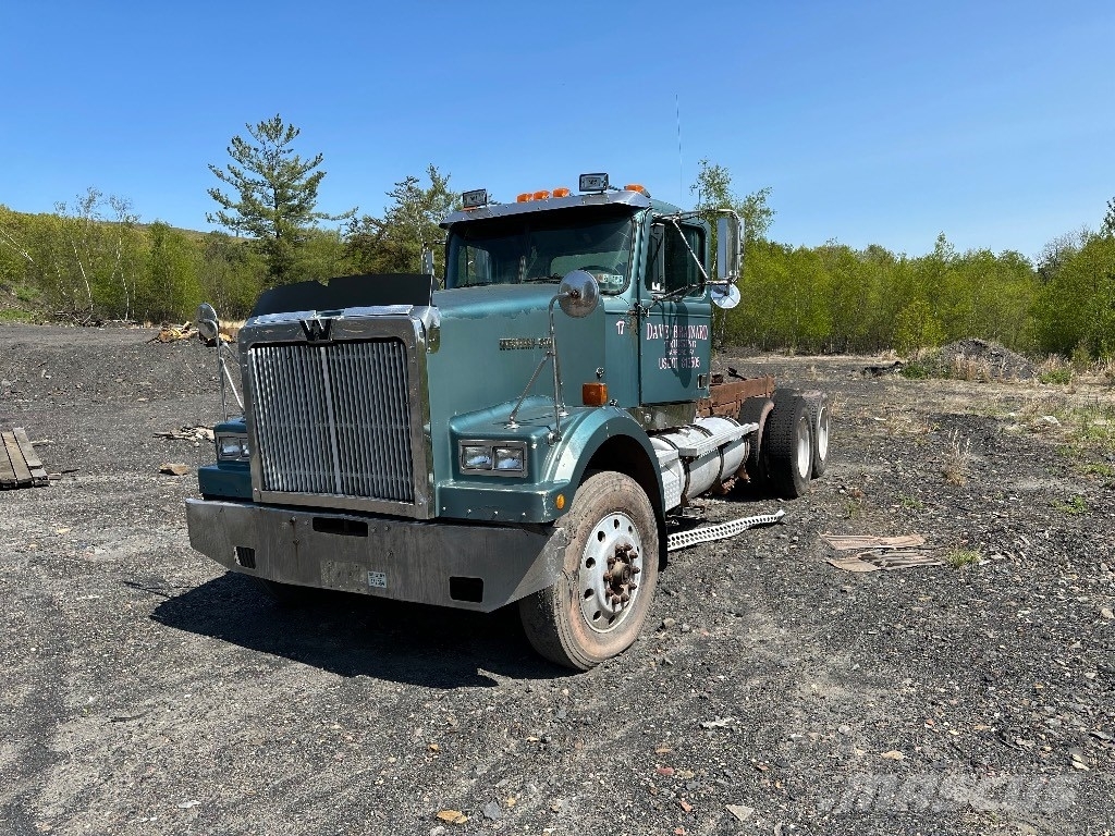 Western Star 4964FX Vetopöytäautot