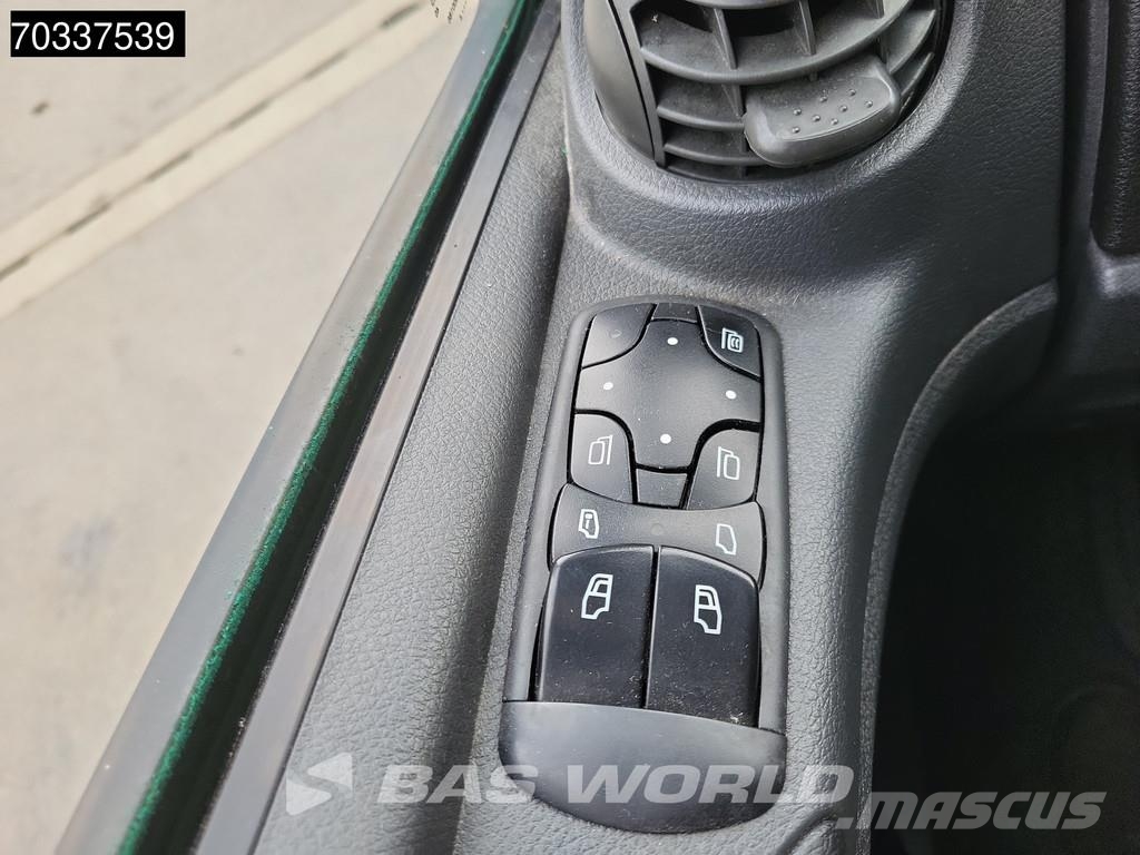 Mercedes-Benz Atego 1324 4X2 6-Cylinder Engine Automatic Tailgat Furgons