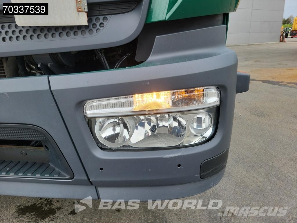 Mercedes-Benz Atego 1324 4X2 6-Cylinder Engine Automatic Tailgat Camiones caja cerrada