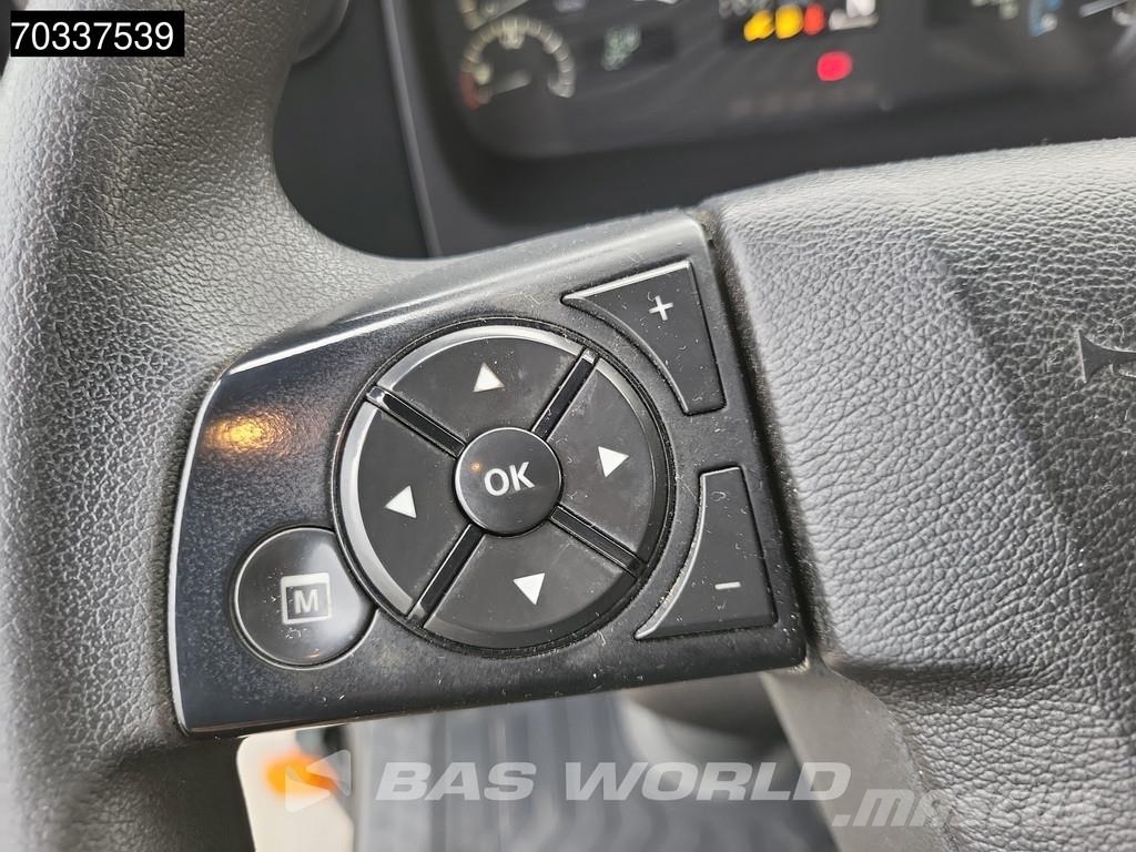 Mercedes-Benz Atego 1324 4X2 6-Cylinder Engine Automatic Tailgat Camiones caja cerrada