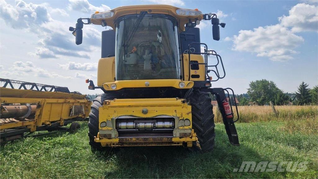 New Holland CR 9090 Mähdrescher