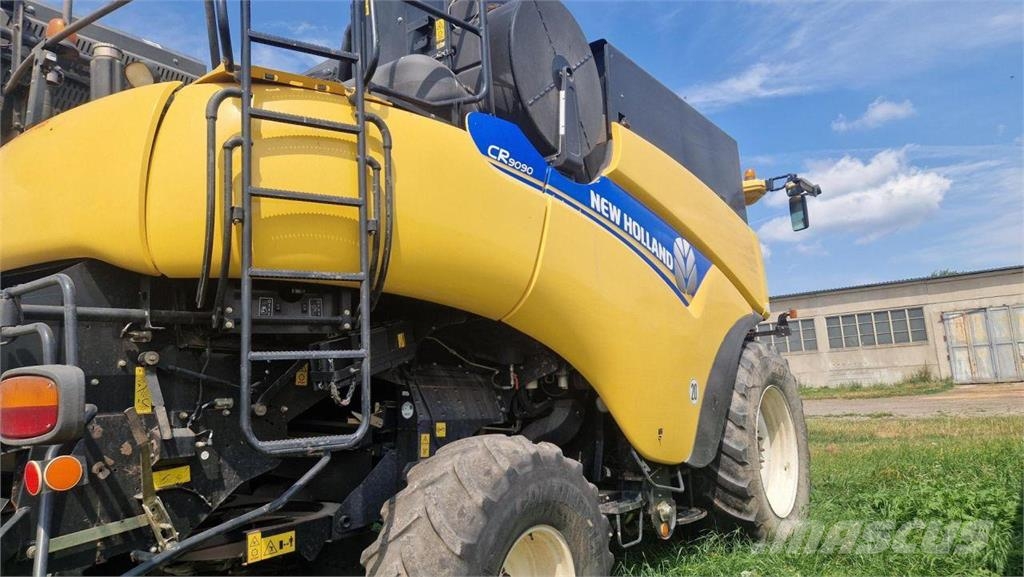 New Holland CR 9090 Mähdrescher