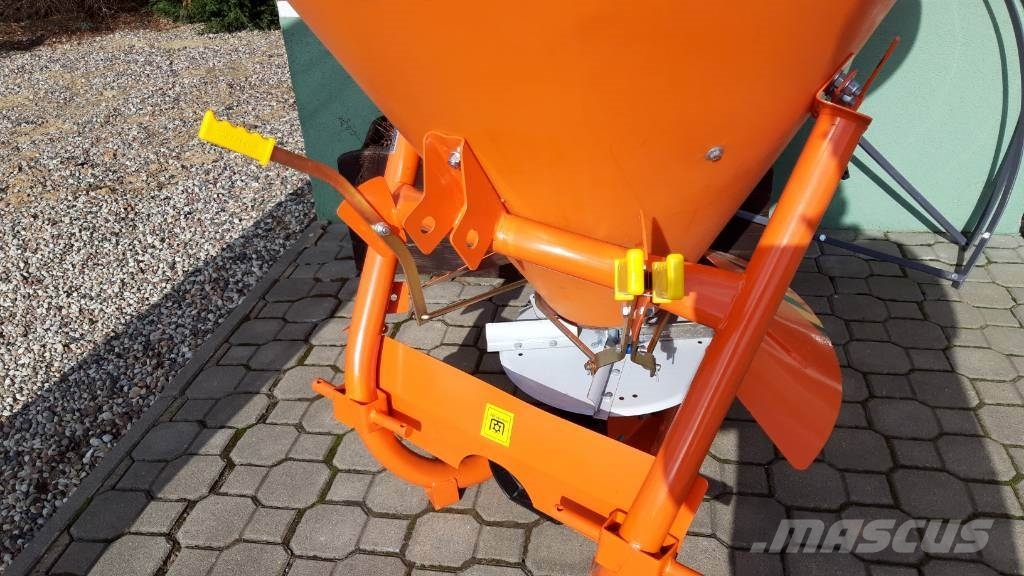 Top-Agro Sand- salt spreader 400L + tarpaulin Irankiu vezimeliai