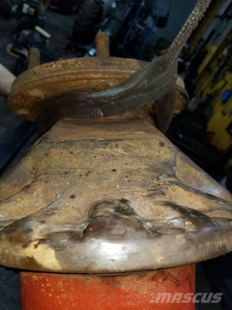Valmet 820 Black Cab Final Drive Hub Transmission