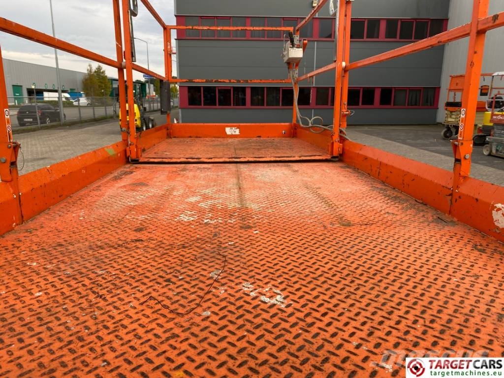 SkyJack SJ6826RT Diesel 4x4 Scissor Work Lift 992cm シザースリフト