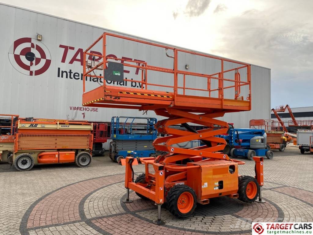 SkyJack SJ6826RT Diesel 4x4 Scissor Work Lift 992cm シザースリフト