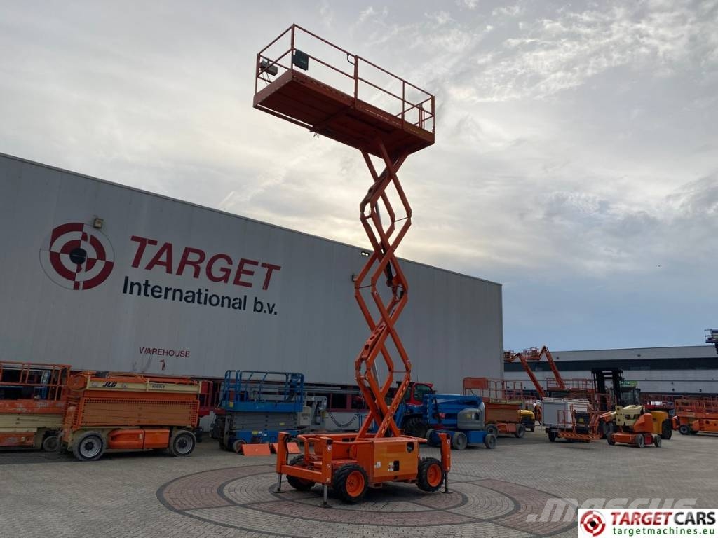 SkyJack SJ6826RT Diesel 4x4 Scissor Work Lift 992cm シザースリフト