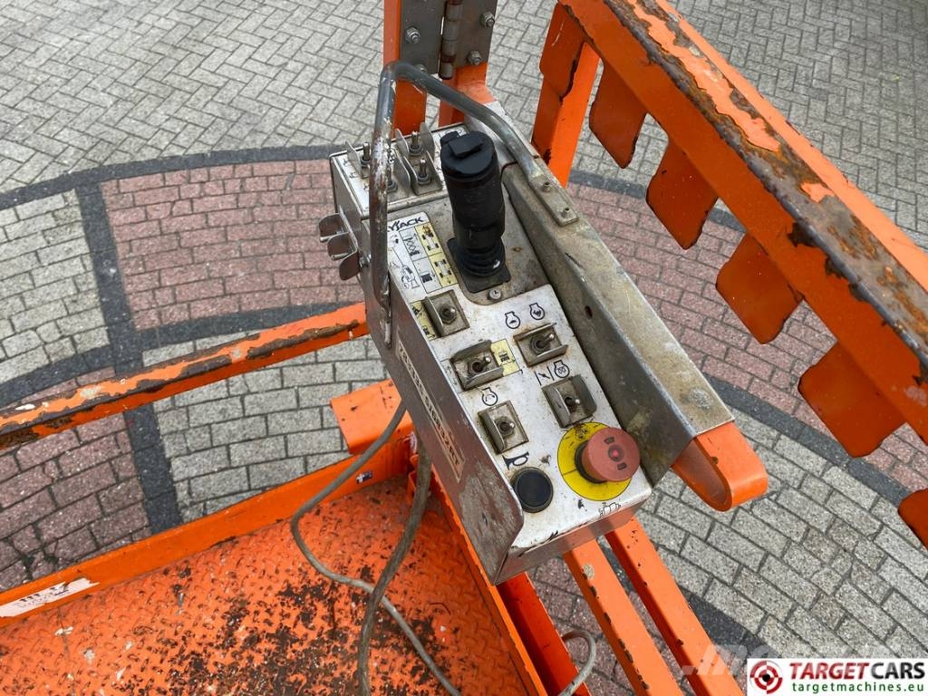 SkyJack SJ6826RT Diesel 4x4 Scissor Work Lift 992cm シザースリフト