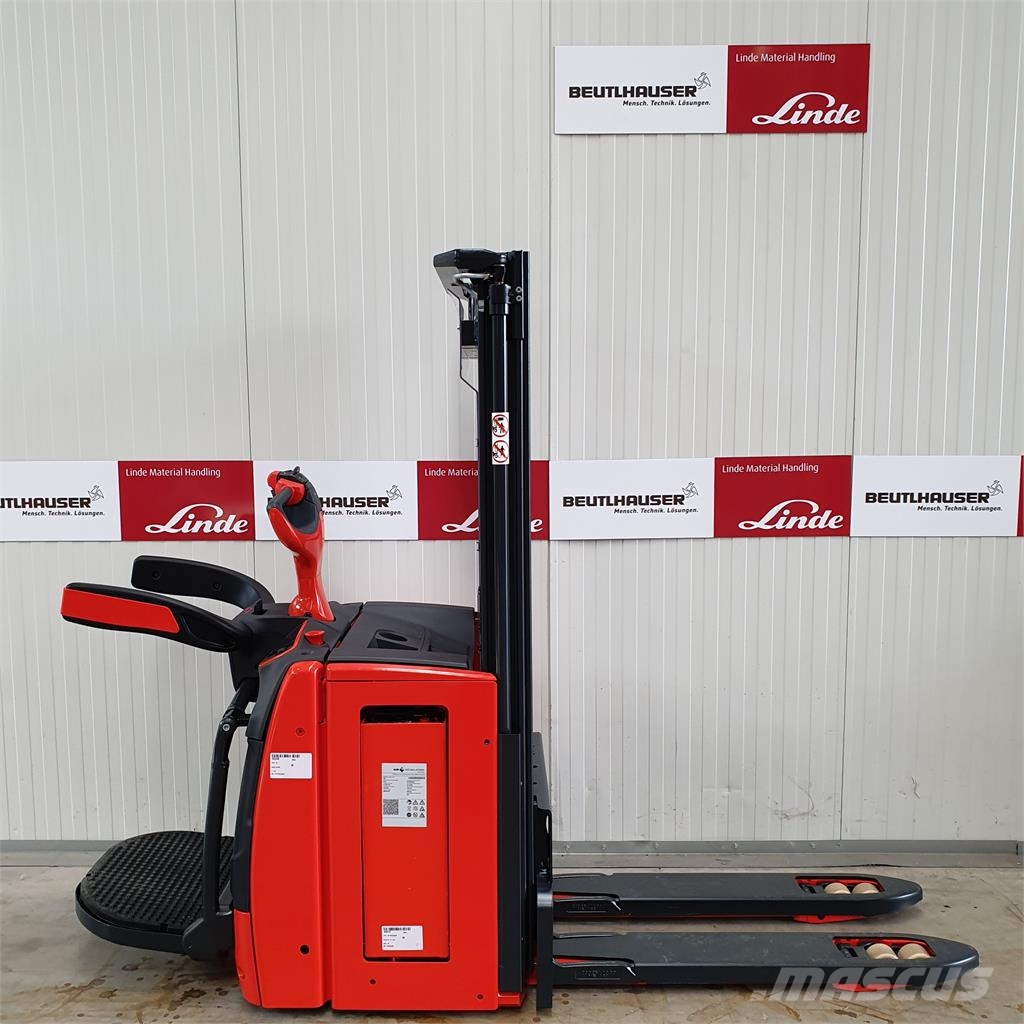 Linde D12AP Savaeigiai rietuvai