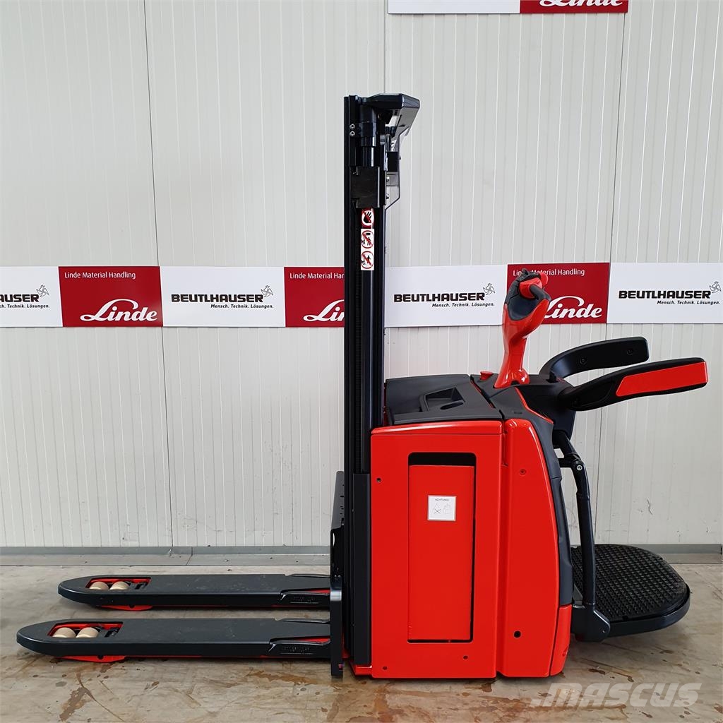Linde D12AP Apiladoras eléctricos