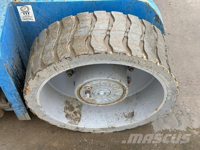 Genie Z30-20N رافعات سلة تلسكوبية