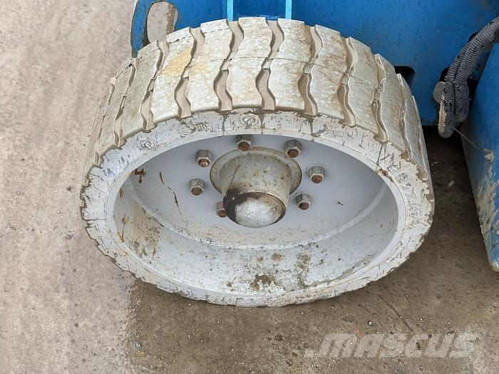 Genie Z30-20N رافعات سلة تلسكوبية