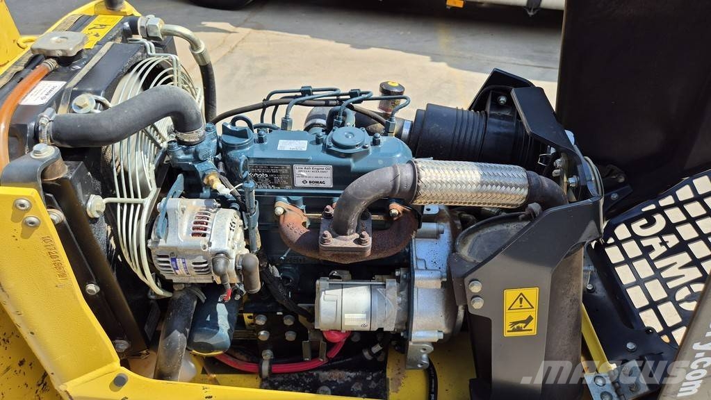 Bomag BMP8500 - YEAR 2021 - 330 WORKING HOURS مداحل ثنائية الاسطوانة