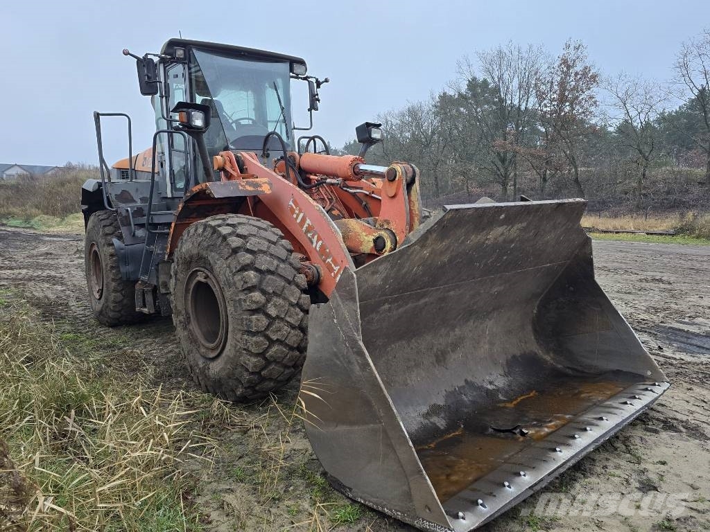 Hitachi ZW 220 Radlader