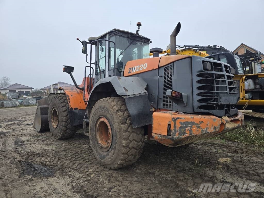 Hitachi ZW 220 Radlader