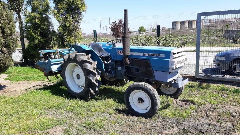 Mitsubishi 3250 Traktoren