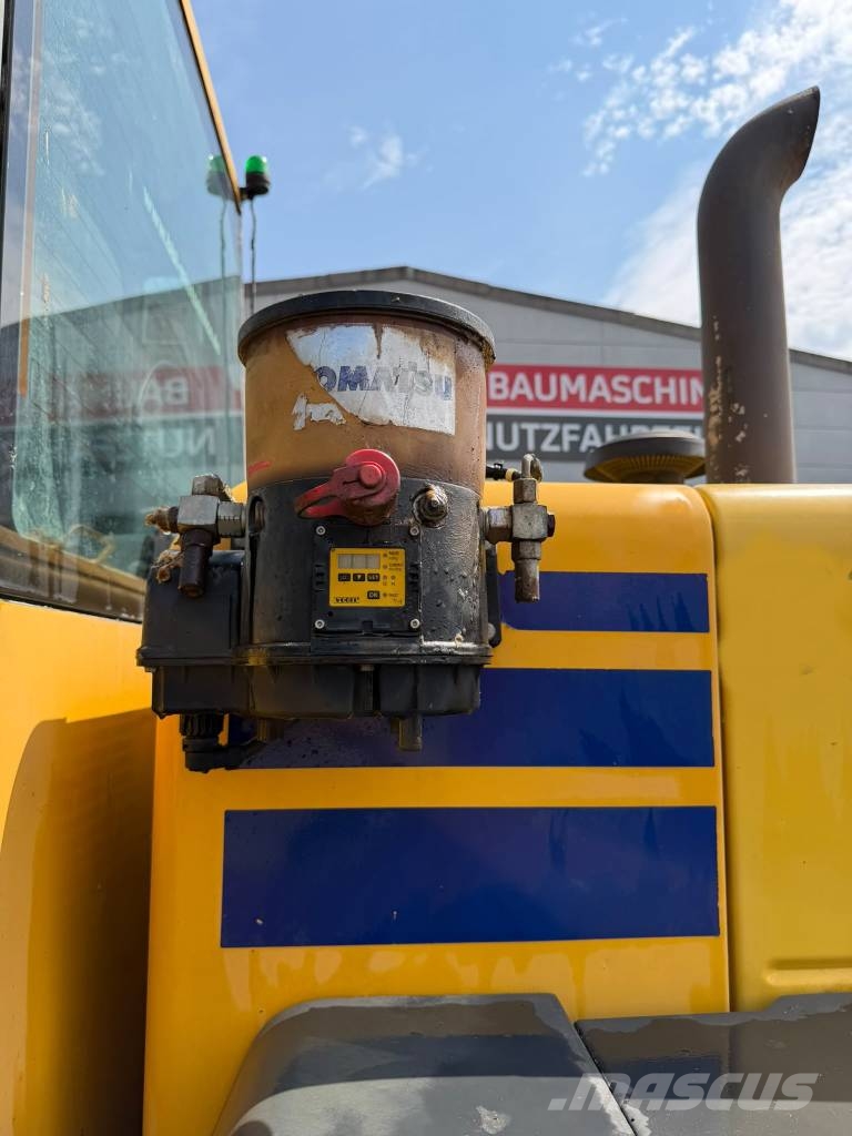 Komatsu WA 320-5 //BJ 2007 / 10549H/ZSA/Klima Cargadoras sobre ruedas