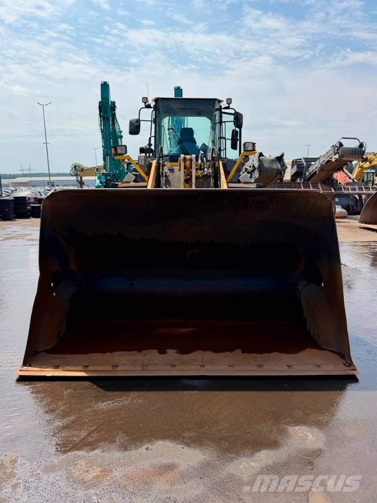 Komatsu WA 320-5 //BJ 2007 / 10549H/ZSA/Klima Cargadoras sobre ruedas