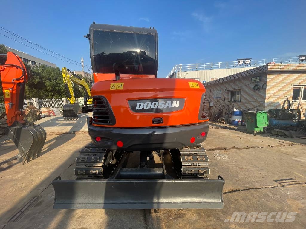 Doosan DX 60-9 C Midi bagri 7t – 12t