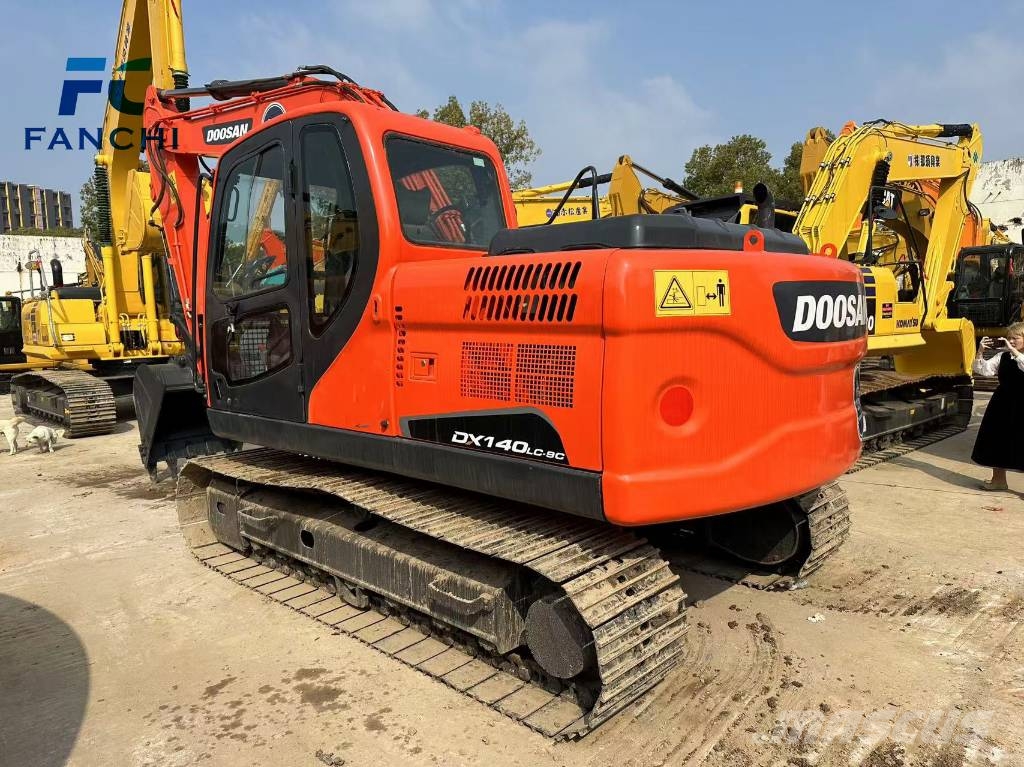 Doosan DX 140 LC Bageri guseničari