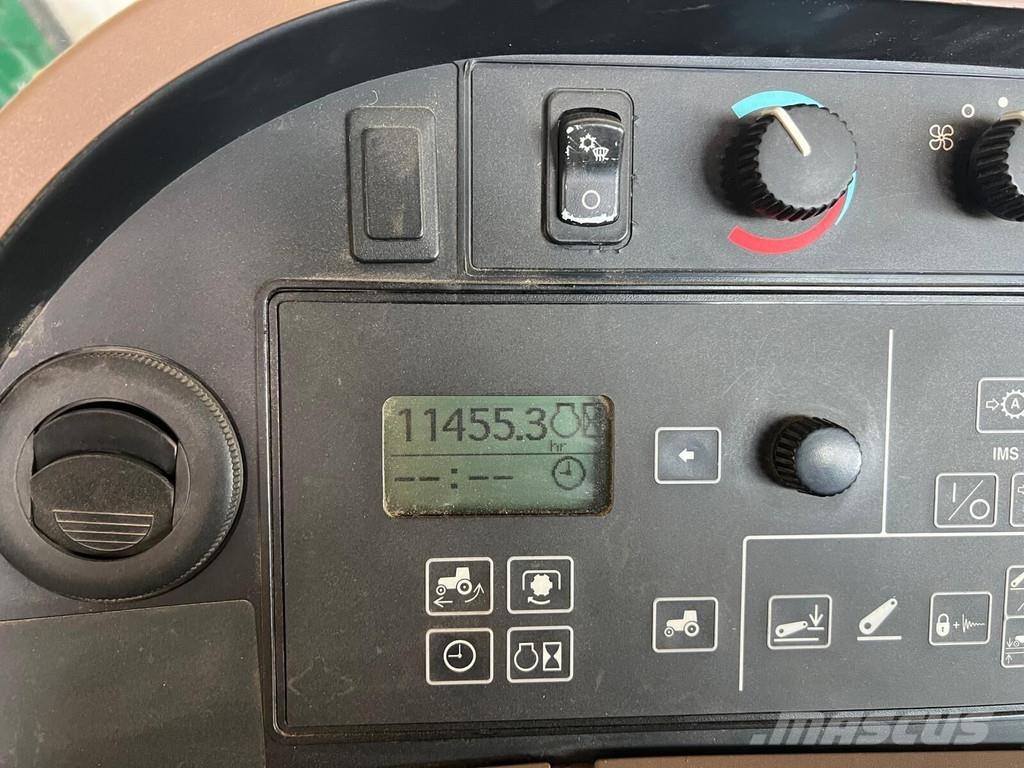 John Deere 8430 الجرارات