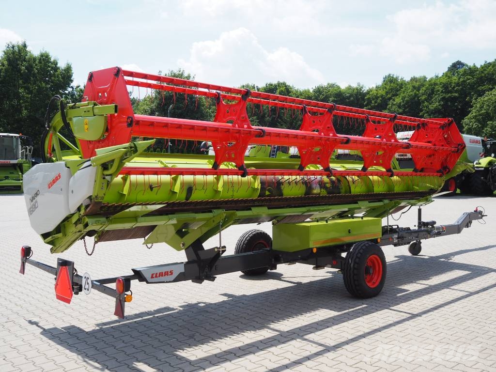 CLAAS Trion 650 + V680 Θεριζοαλωνιστικές μηχανές