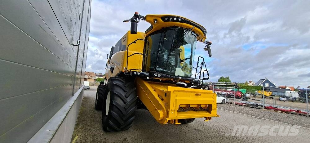 New Holland CX8.70 FS حصادات