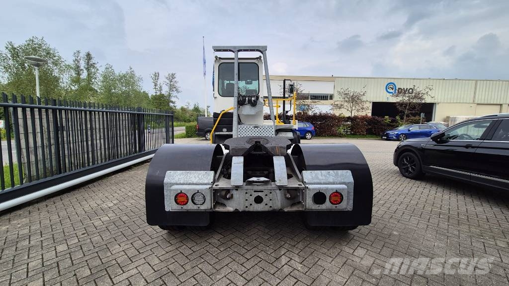 Terberg YT203EV (Several units available !!) 終端式曳引機