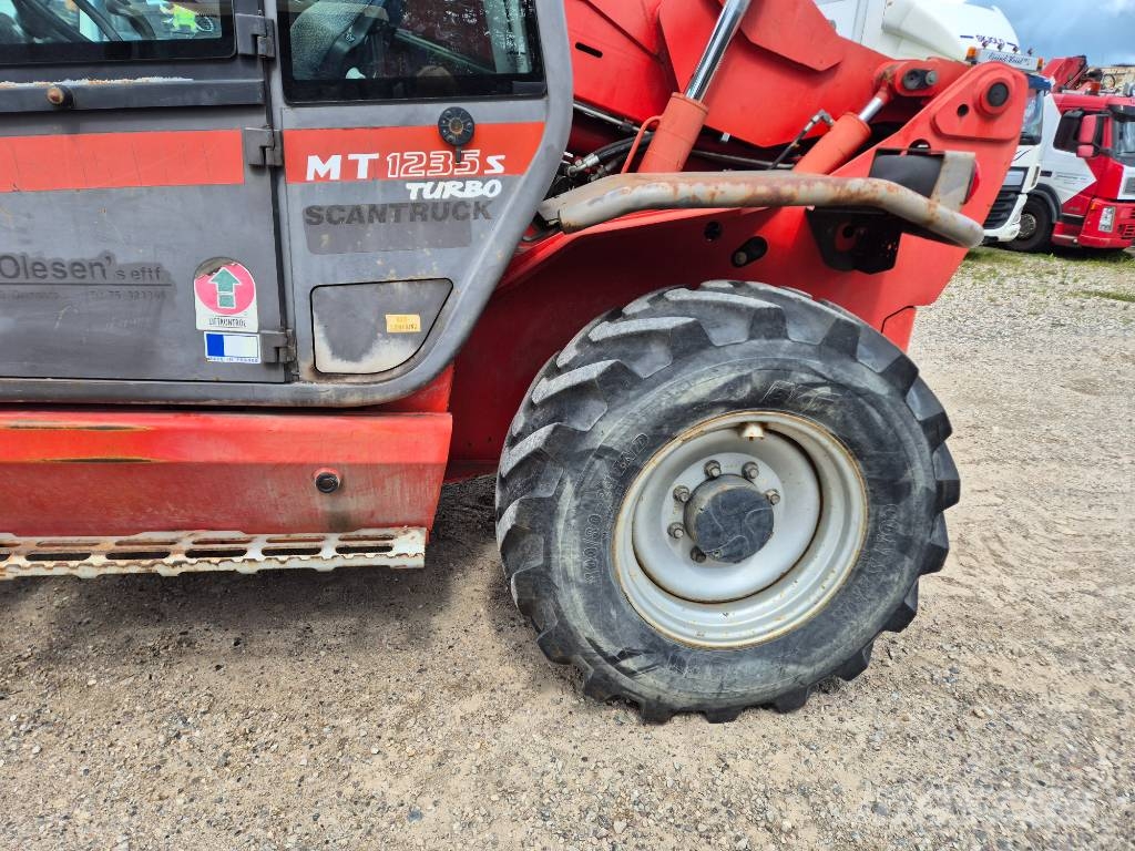 Manitou MT1235 // Platform (REMOTE control) // Forks Ładowarki teleskopowe