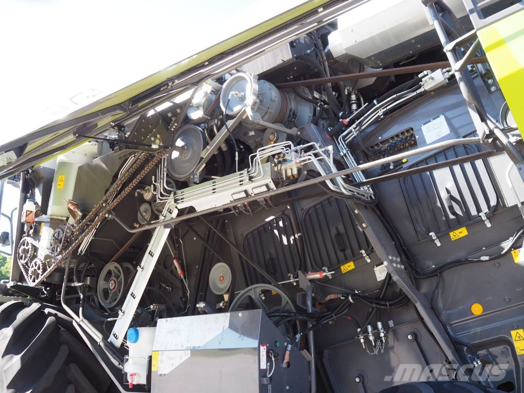 CLAAS Trion 720 MONTANA + V680 Kombajni