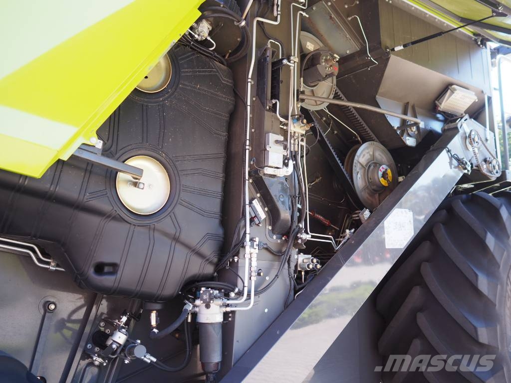 CLAAS Trion 720 MONTANA + V680 Kombajni
