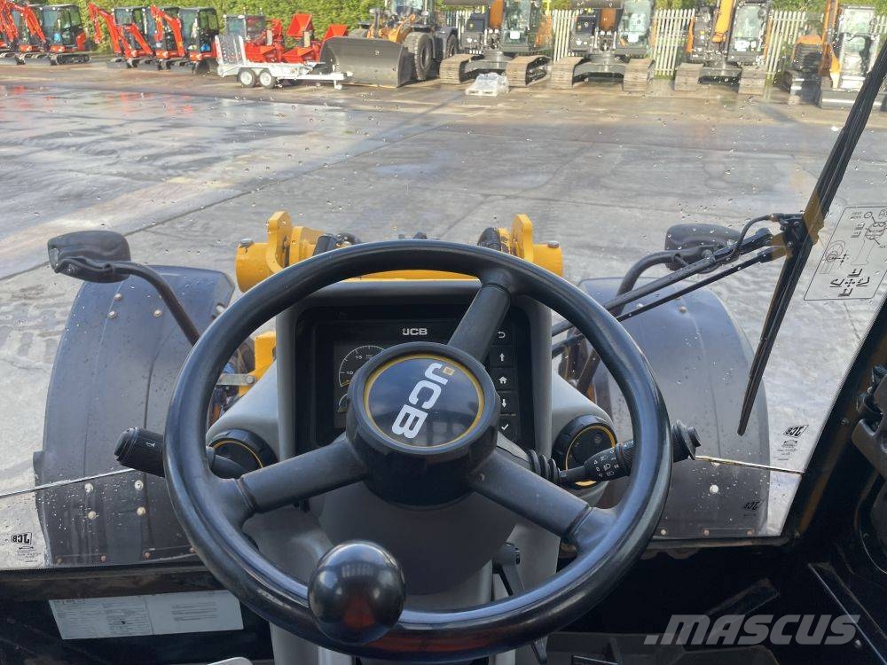 JCB TM 320 Telehandlers for agriculture