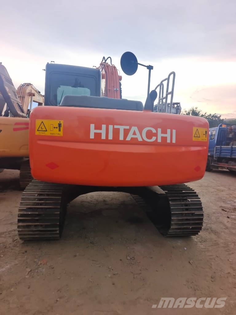 Hitachi ZAXIS 120-3 made in Japan حفارات وسط 7 طن - 12 طن