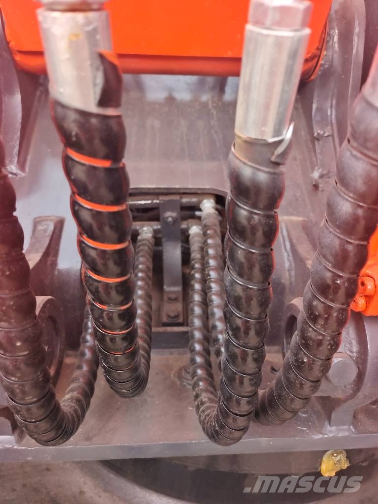 Hitachi ZAXIS 120-3 made in Japan حفارات وسط 7 طن - 12 طن