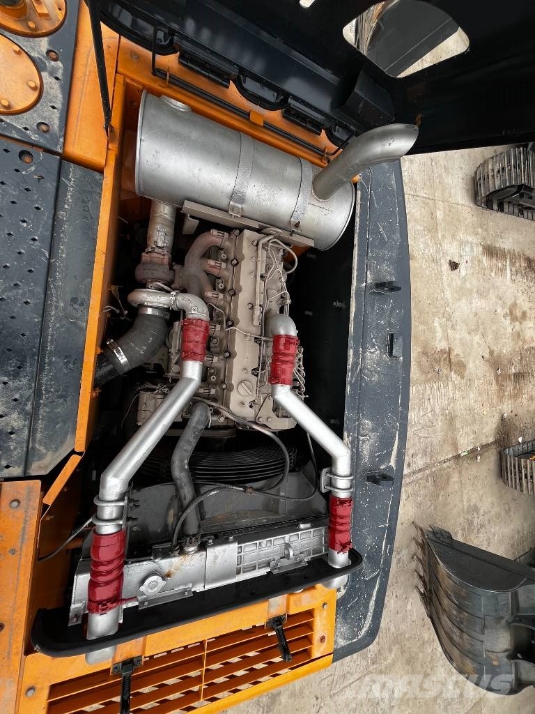 Hyundai Robex 305 LC-9 T Crawler excavators