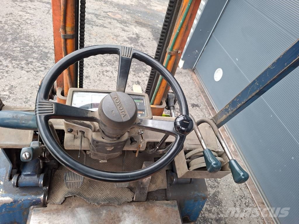 Toyota 02-5 FD 25 Dieseltrukki Dieseltrukit
