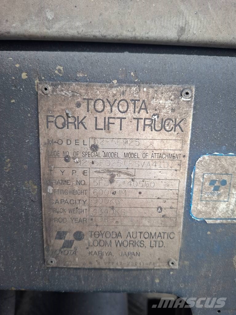 Toyota 02-5FD25 Dieseltrukki Dieseltrukit
