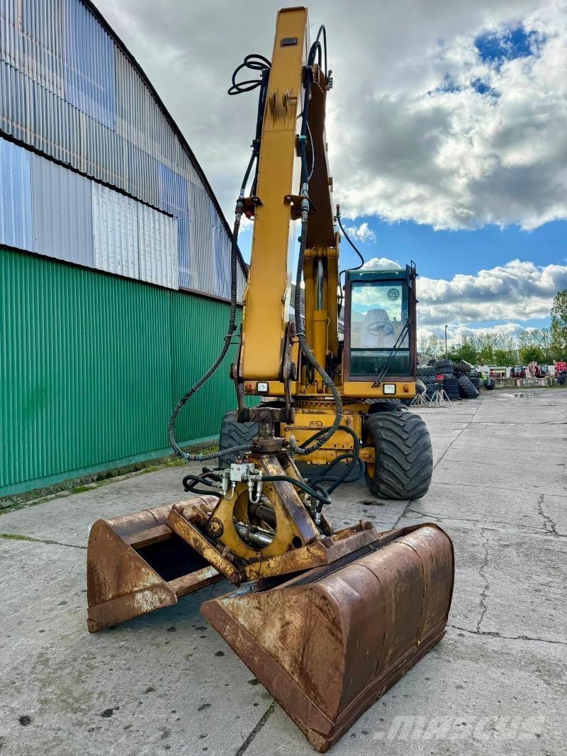 Hydrema M1220 + Schaufel Mobilbagger
