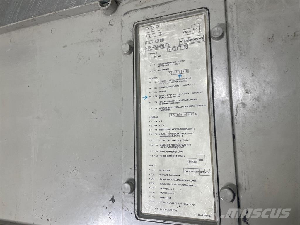Liebherr A316-9210770-Dashboard/Console/Konsole Cabina