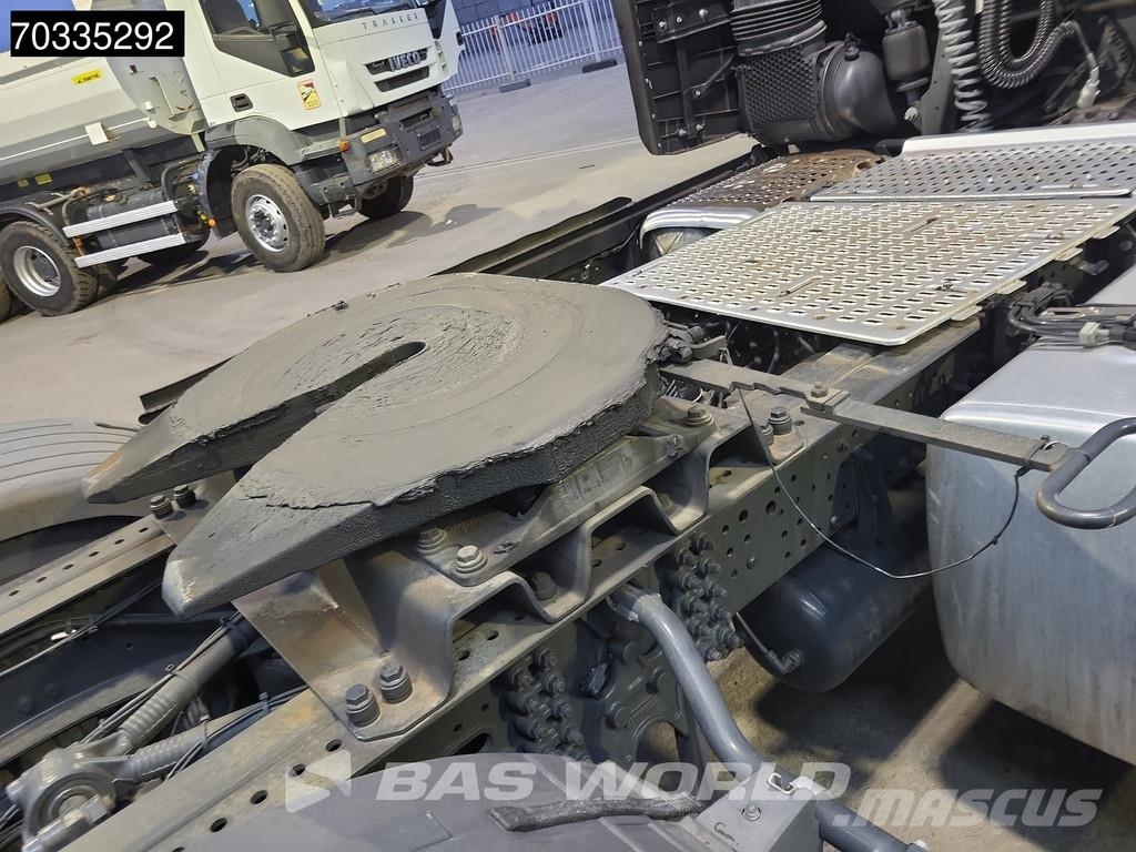 Iveco S-Way 510 S-Way 4X2 ACC Navi 80% Tyres! Tegljači