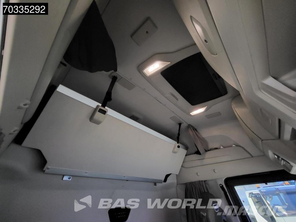 Iveco S-Way 510 S-Way 4X2 ACC Navi 80% Tyres! Tegljači