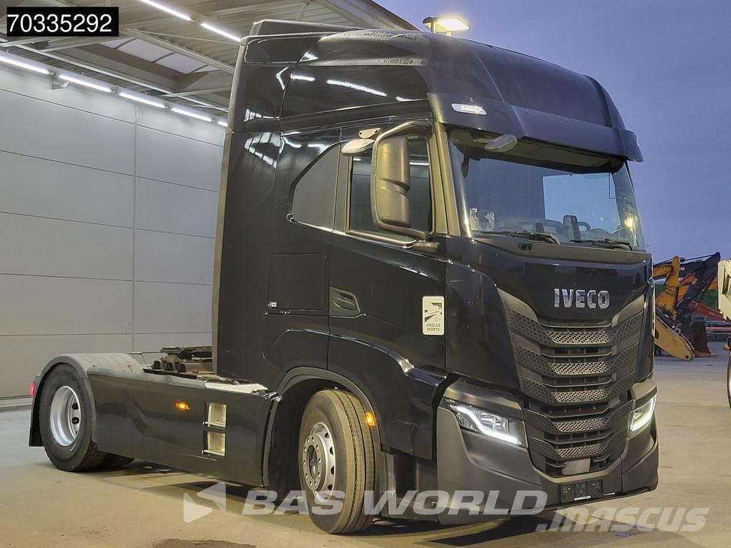 Iveco S-Way 510 S-Way 4X2 ACC Navi 80% Tyres! Tegljači